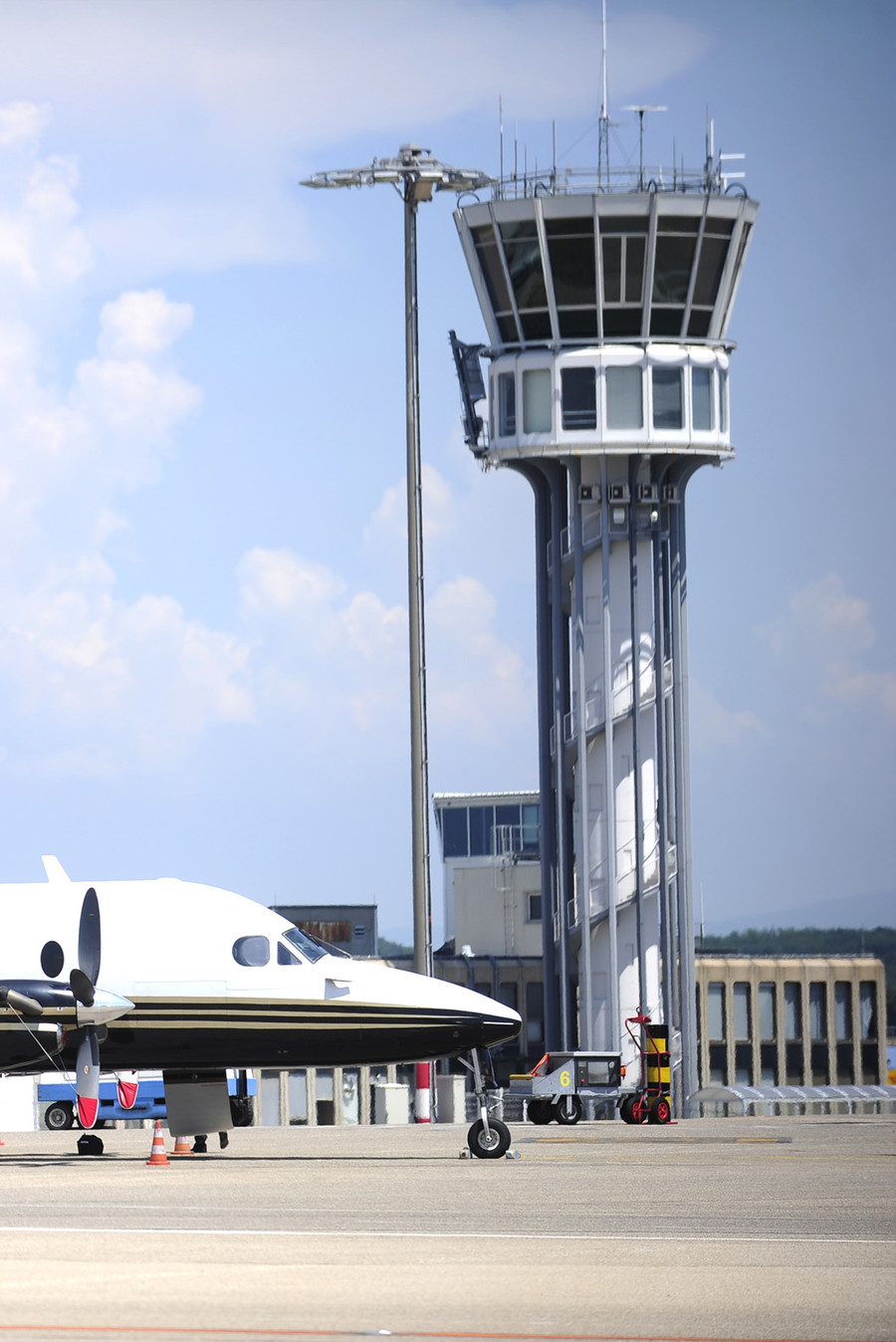 Business_aviation_Tourdecontrole